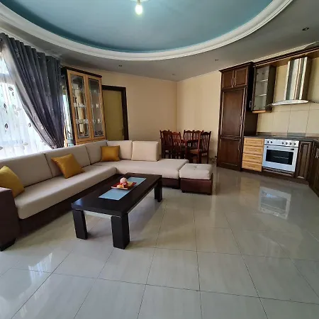 Centrum Apartments Ksamil * クサミル