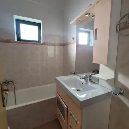 Centrum Apartments Ksamil クサミル