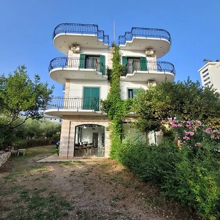 Centrum Apartments Ksamil