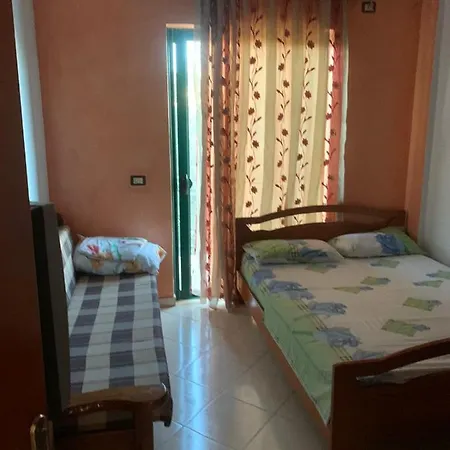 Guest house Centrum Apartments Ksamil Ksamil